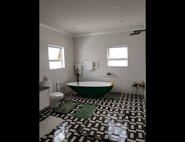 5 BEDROOM HOUSE FOR SALE IN FOURWAYS